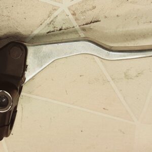 Maitre cylindre, Poignée Droit Satelis 125