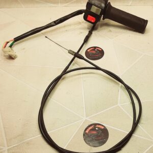 Commodo avec poignée d'accélération scooter chinois 50cm3