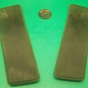 Peugeot Satelis 125 : tapis marche- pied